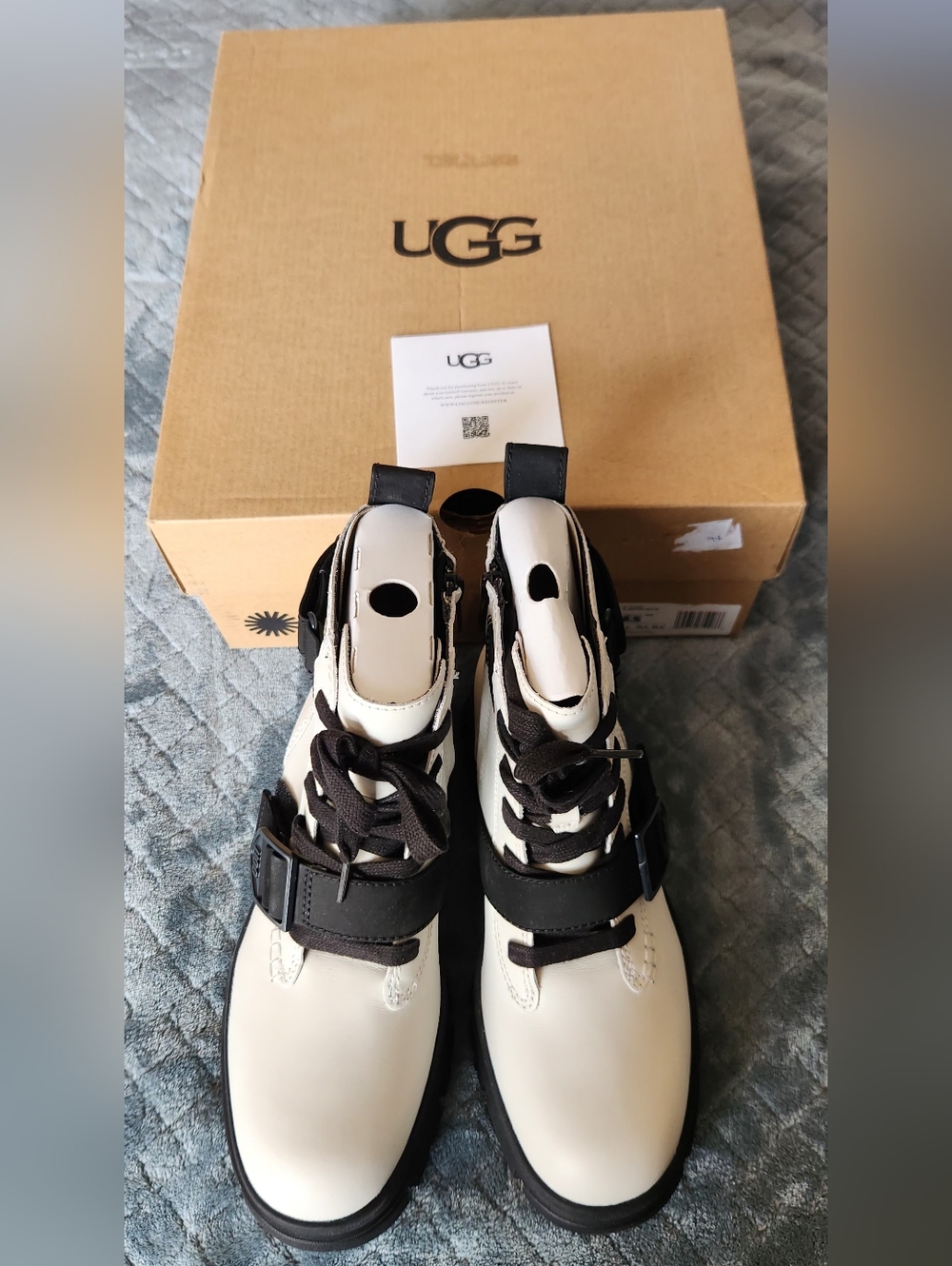 NEW. UGG Leather White and Black Lace-Up Combat Boots. 8.5 Women's. NIB. - Picture 3 of 13